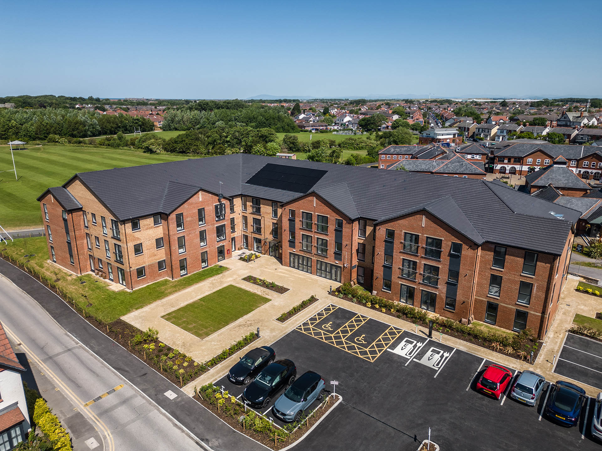 Royles Lodge, Thornton-Cleveleys Burlington Retirement Living Properties For Rent And Sale Front Exterior and car park